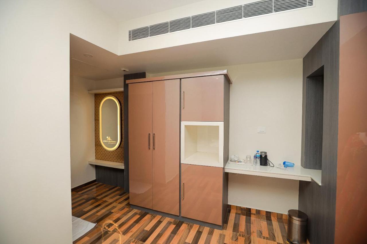 Sree Bharat Residency Hotel Alāndurai Kültér fotó