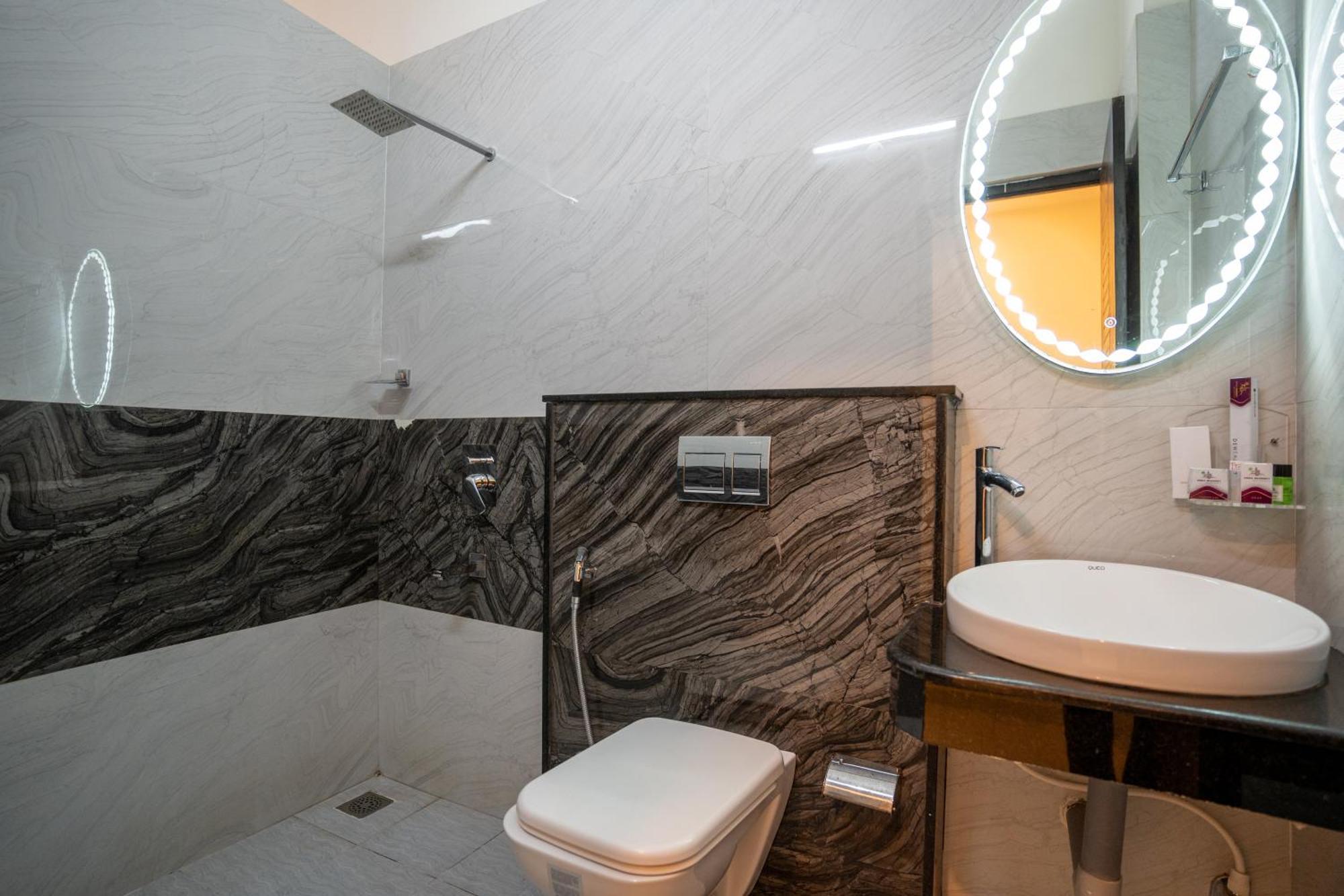 Sree Bharat Residency Hotel Alāndurai Kültér fotó