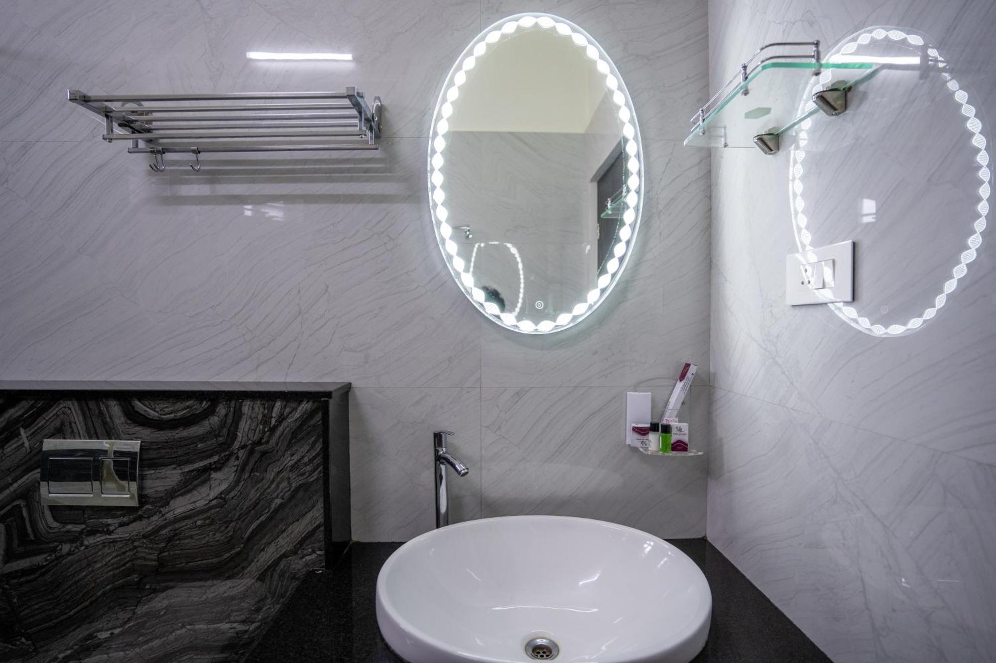 Sree Bharat Residency Hotel Alāndurai Kültér fotó