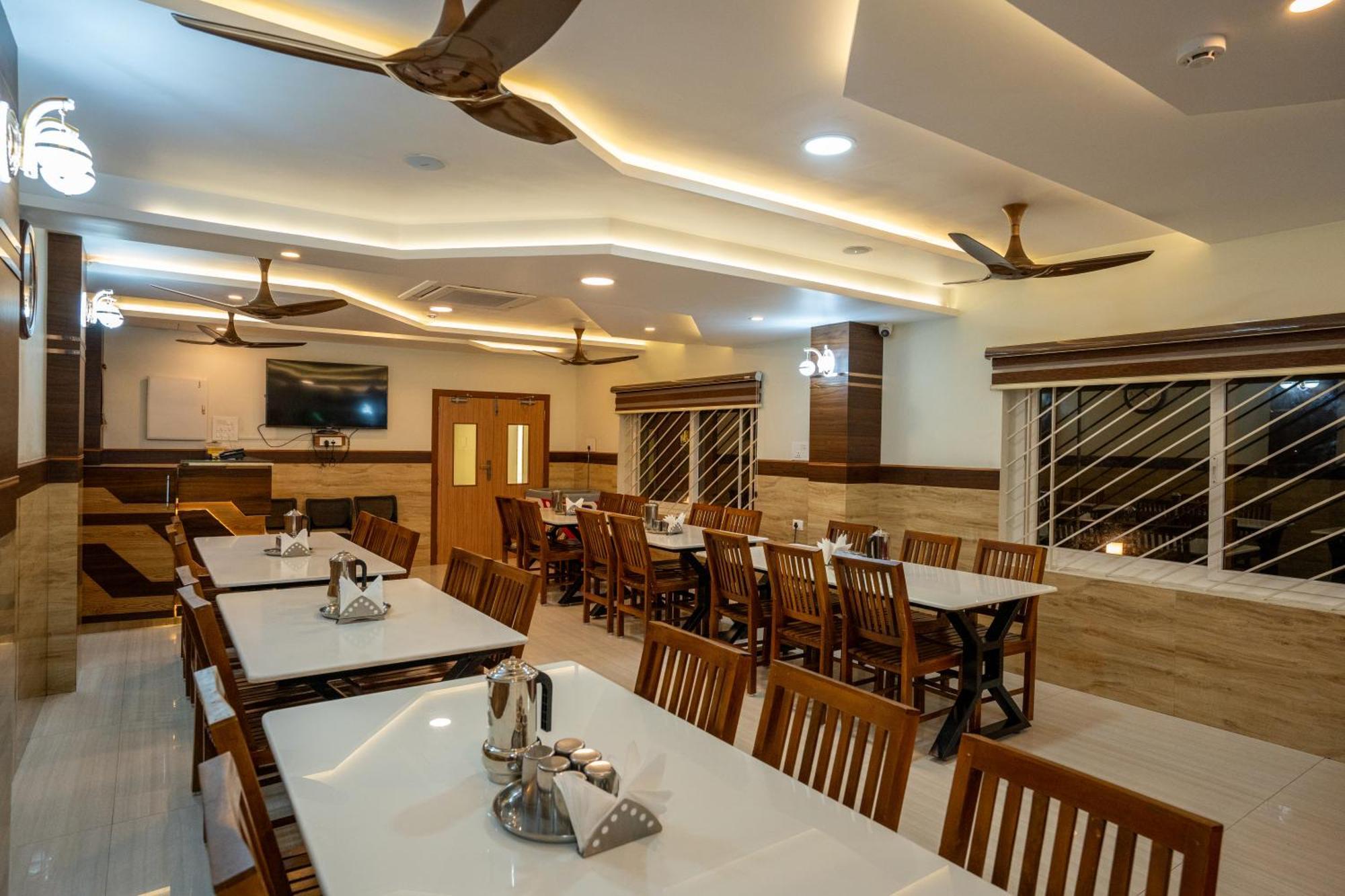 Sree Bharat Residency Hotel Alāndurai Kültér fotó